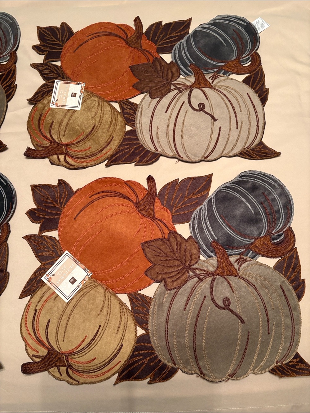 NWT Homewear Set of 4 Die Cut Pumpkin Fall Thanksgiving Placemats 13"x19" - Picture 4 of 9